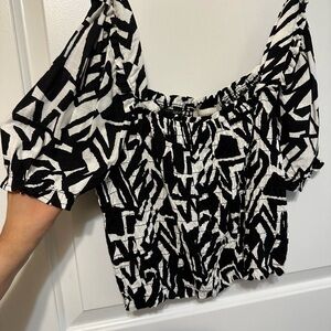 Monteau Black and White Patterned Skirt